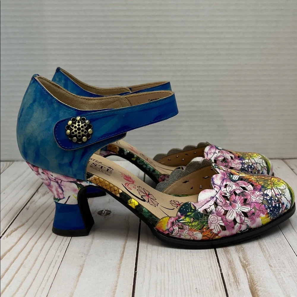L’ARTISTE heels.Watercolor floral. 2.5” heel. Adjustable strap.Like new. Size 38 - Picture 7 of 12
